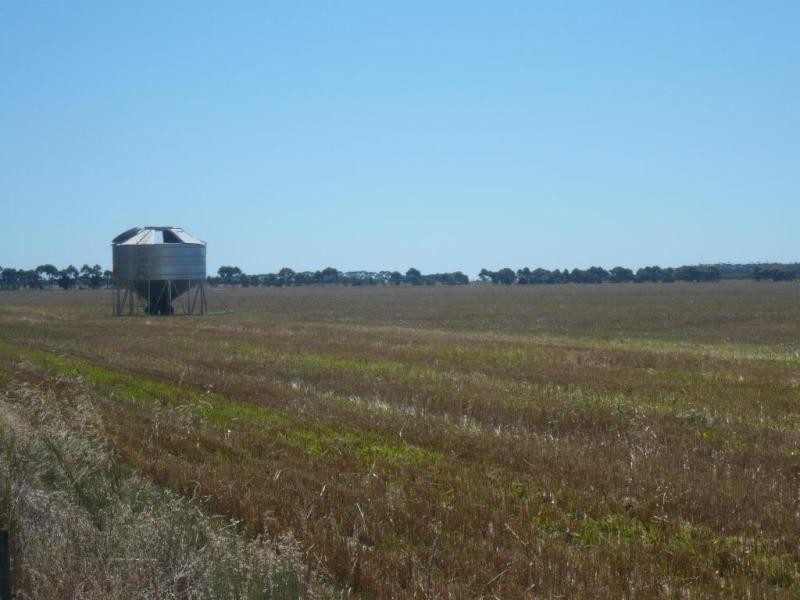 - Lismore Skipton Road, Lismore VIC 3324