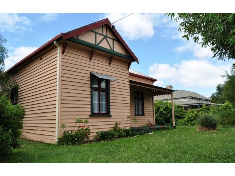 244 High Street, Avoca VIC 3467