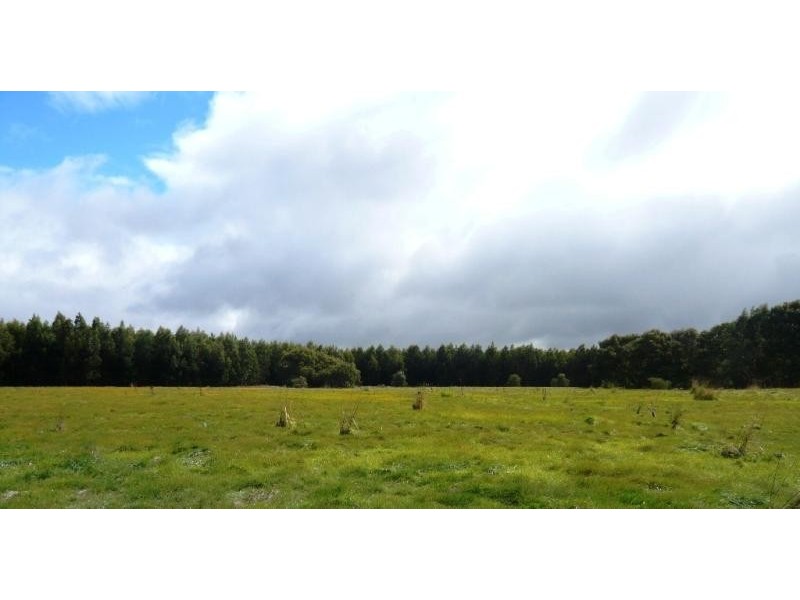 1306 Beaufort – Carngham Road, Mena Park VIC 3373