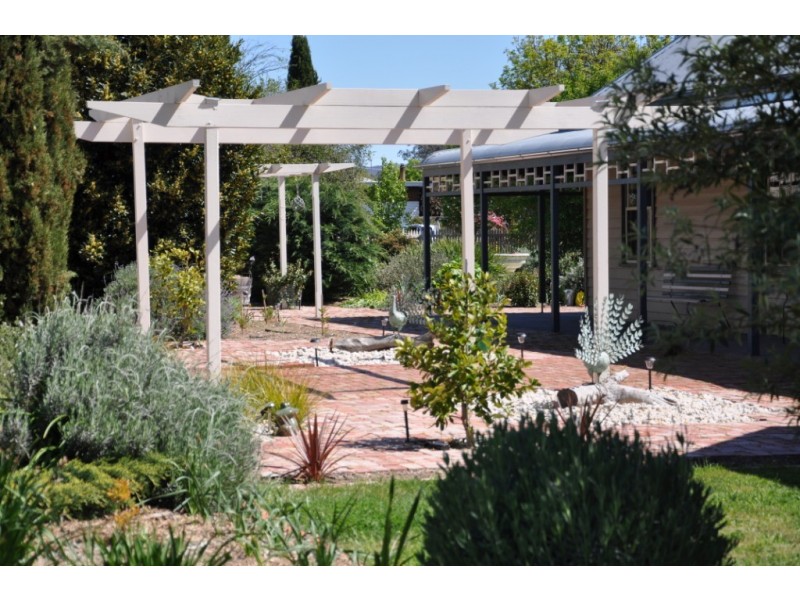 2 Faraday Street, Avoca VIC 3467