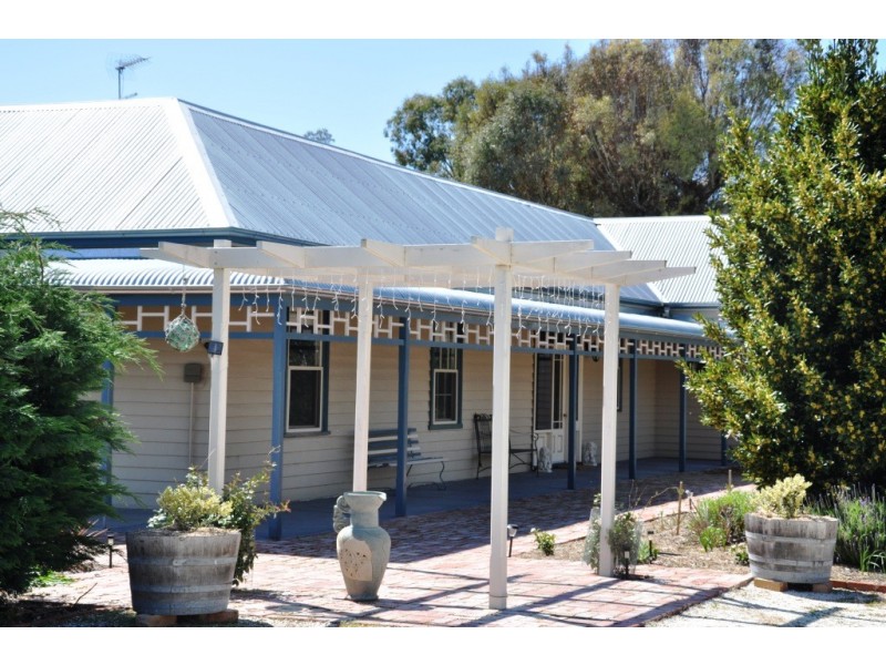 2 Faraday Street, Avoca VIC 3467