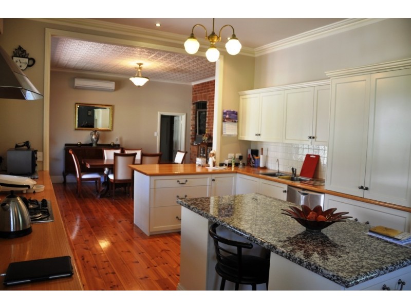 2 Faraday Street, Avoca VIC 3467