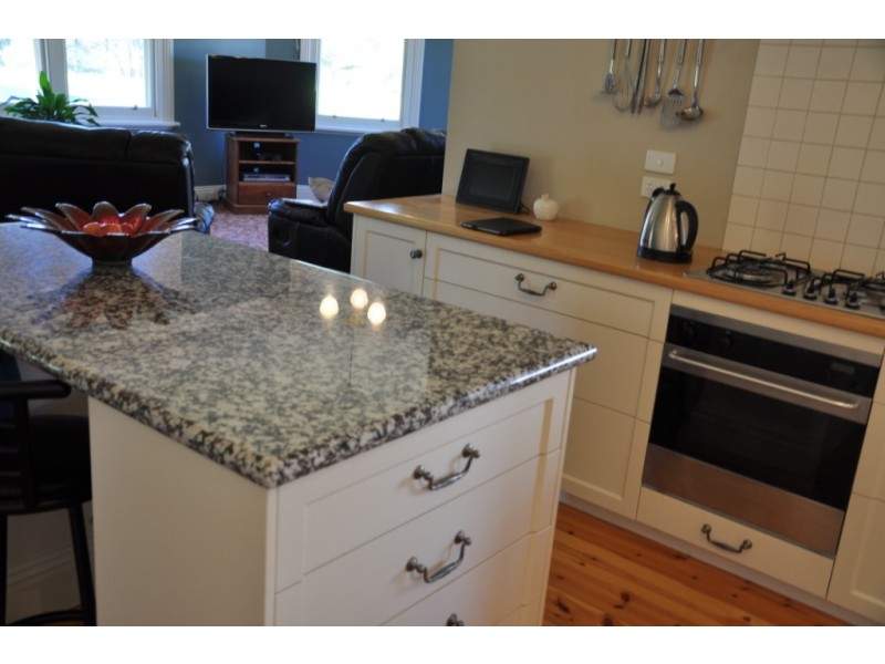 2 Faraday Street, Avoca VIC 3467