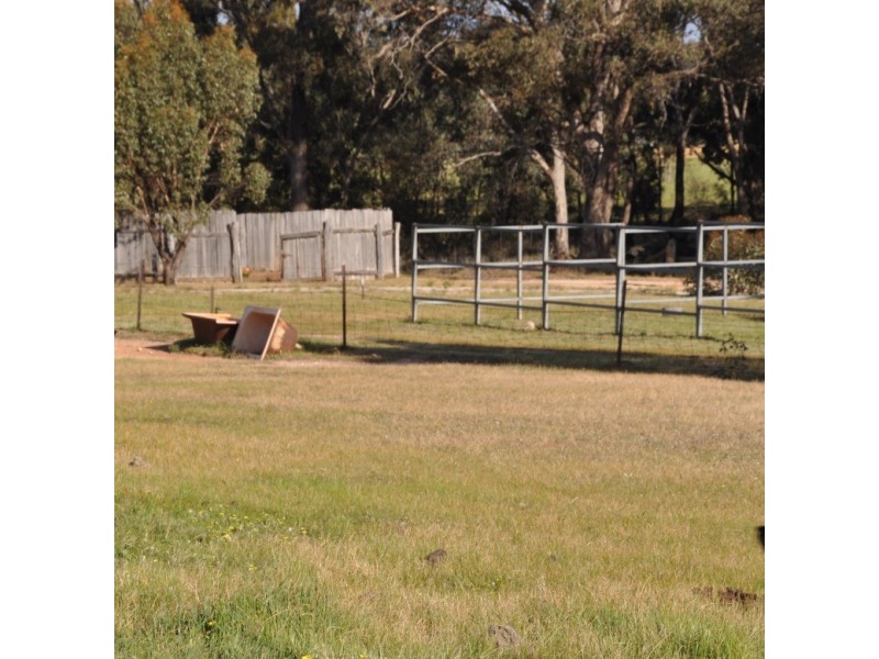 7064 Pyrenees Highway, Avoca VIC 3467