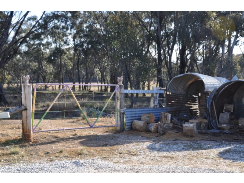 7064 Pyrenees Highway, Avoca VIC 3467