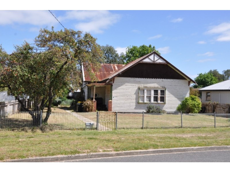 27 Faraday Street, Avoca VIC 3467