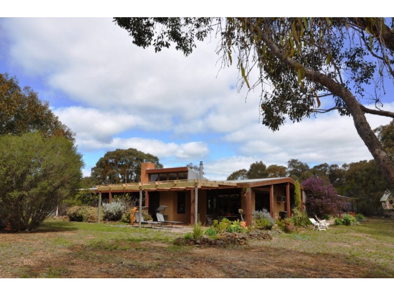 2/498 Caralulup Road, Avoca VIC 3467