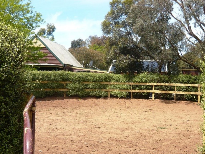 299 Kennedys Road, Miners Rest VIC 3352