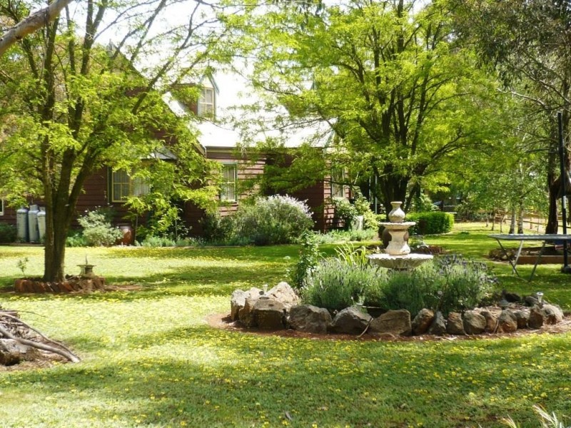 299 Kennedys Road, Miners Rest VIC 3352