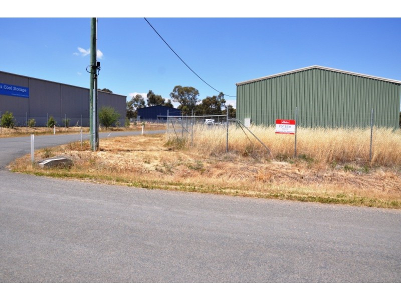 28-32 Rowe St, Avoca VIC 3467