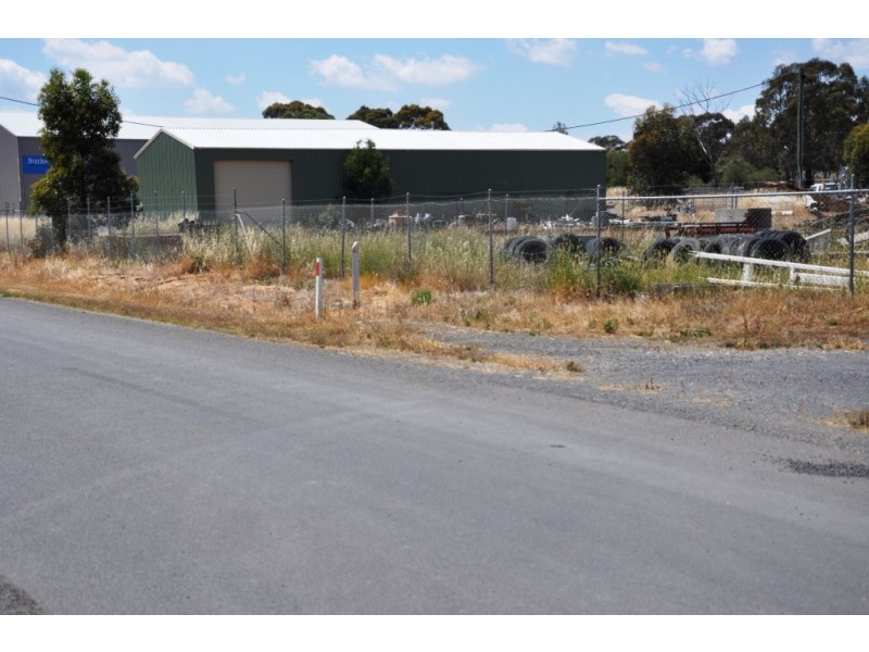 28-32 Rowe St, Avoca VIC 3467