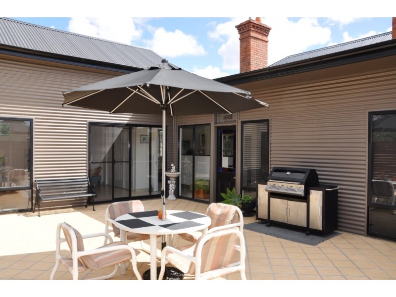 220 High Street, Avoca VIC 3467