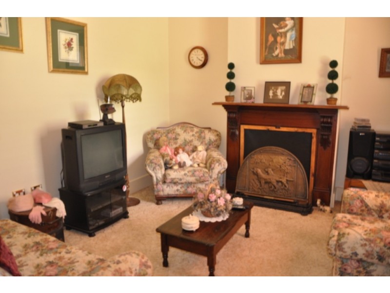 220 High Street, Avoca VIC 3467