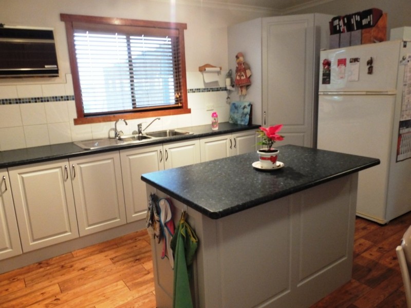 25 Homebush Rd, Avoca VIC 3467