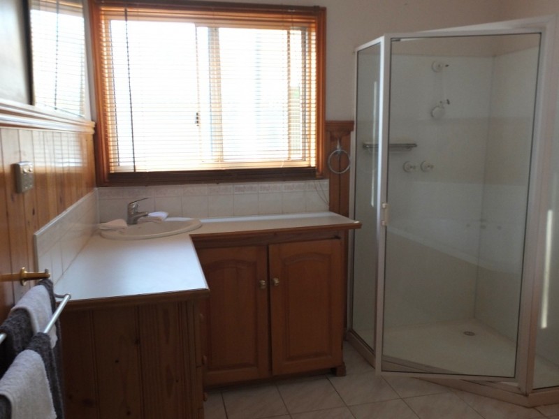 64 Dundas Street, Avoca VIC 3467