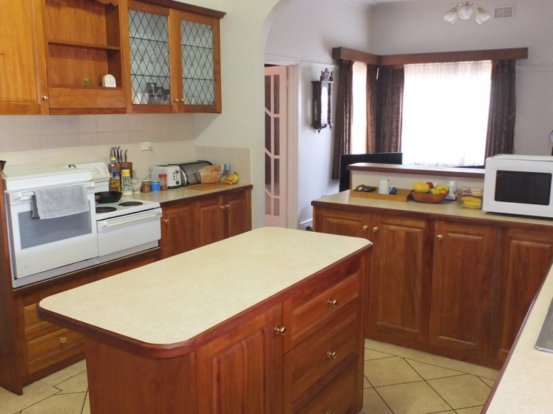 86 High Street, Avoca VIC 3467