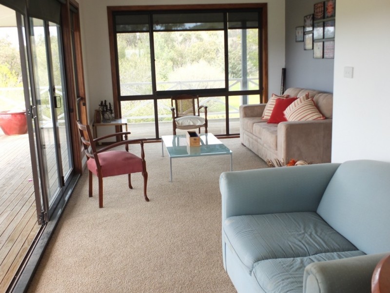 105 Riflebutts Road, Landsborough VIC 3384