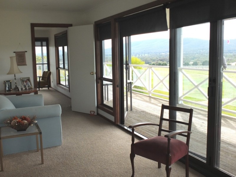 105 Riflebutts Road, Landsborough VIC 3384