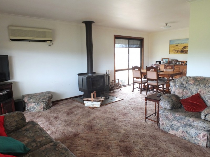 105 Riflebutts Road, Landsborough VIC 3384