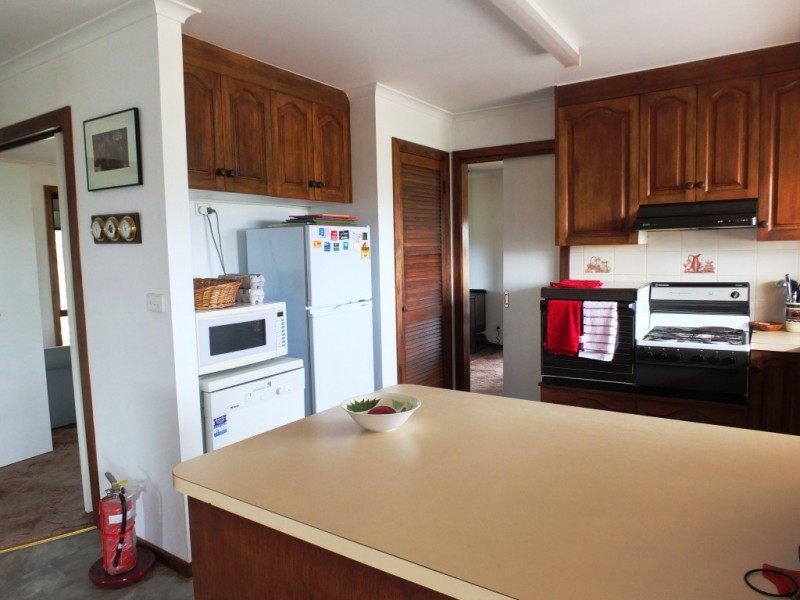 105 Riflebutts Road, Landsborough VIC 3384