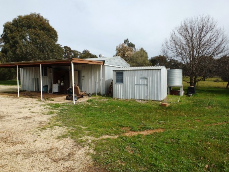 105 Riflebutts Road, Landsborough VIC 3384