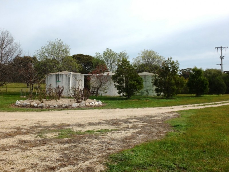 105 Riflebutts Road, Landsborough VIC 3384