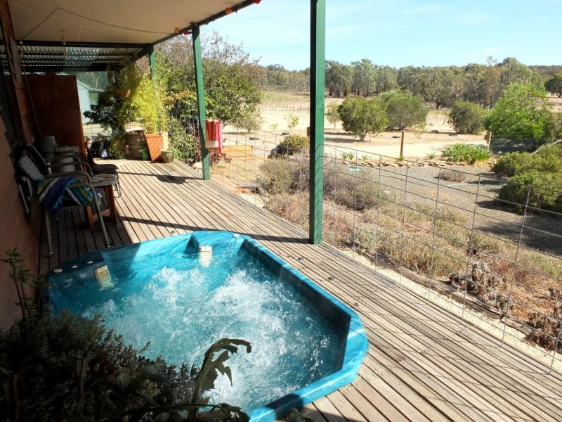 40 Meaghers Road, Moonambel VIC 3478