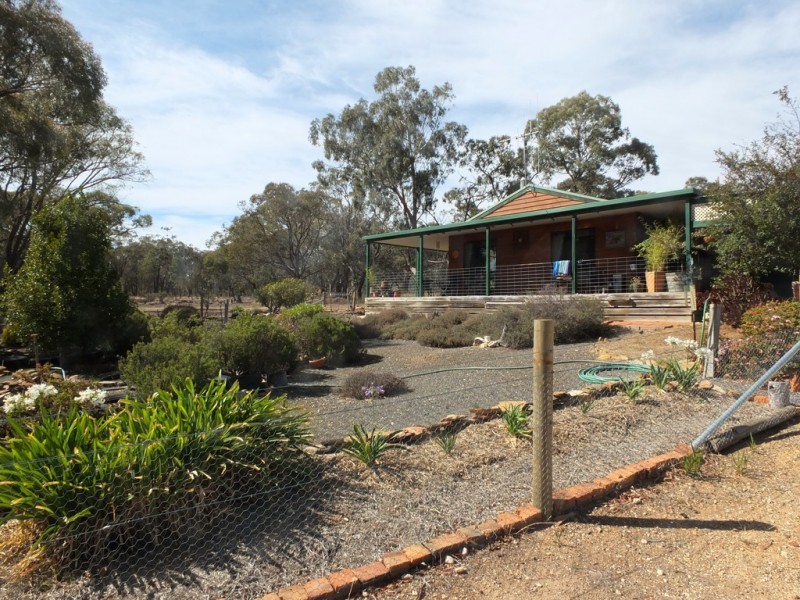 40 Meaghers Road, Moonambel VIC 3478