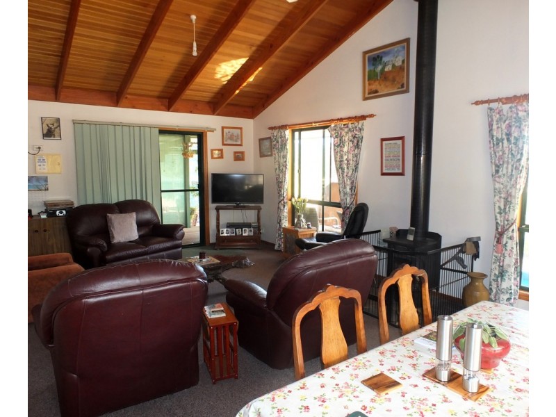 40 Meaghers Road, Moonambel VIC 3478