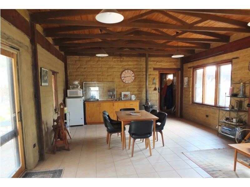 2/498 Caralulup Road, Avoca VIC 3467