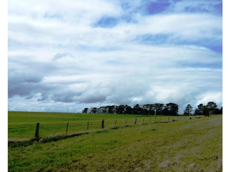 1628 Carngham-Streatham Rd, Mount Emu VIC 3351