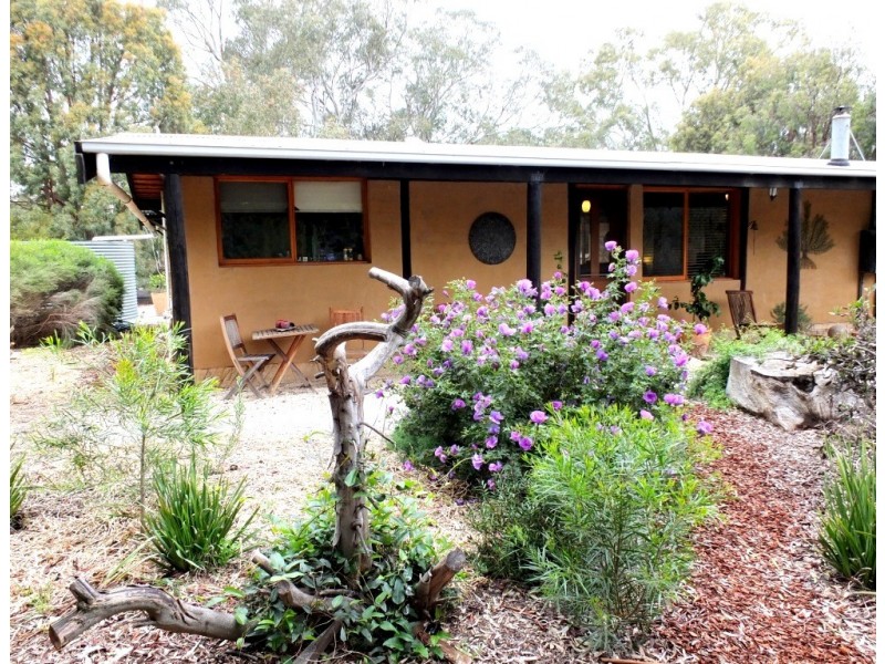 6 High Street, Navarre VIC 3384