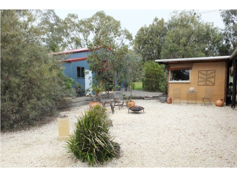 6 High Street, Navarre VIC 3384