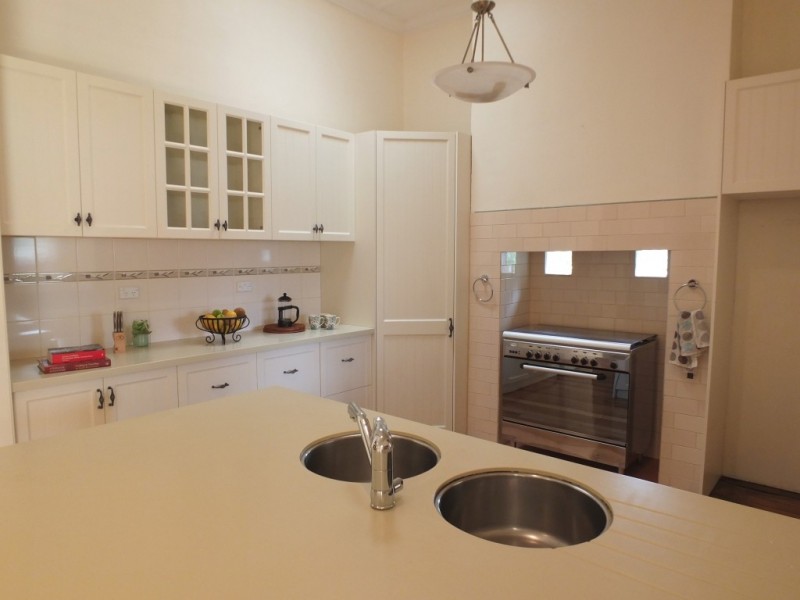 178 High Street, Avoca VIC 3467