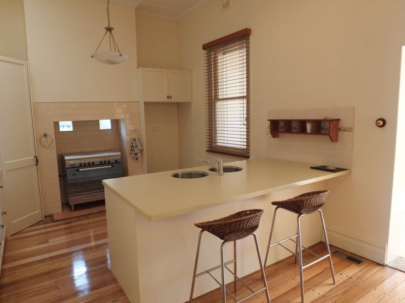 178 High Street, Avoca VIC 3467