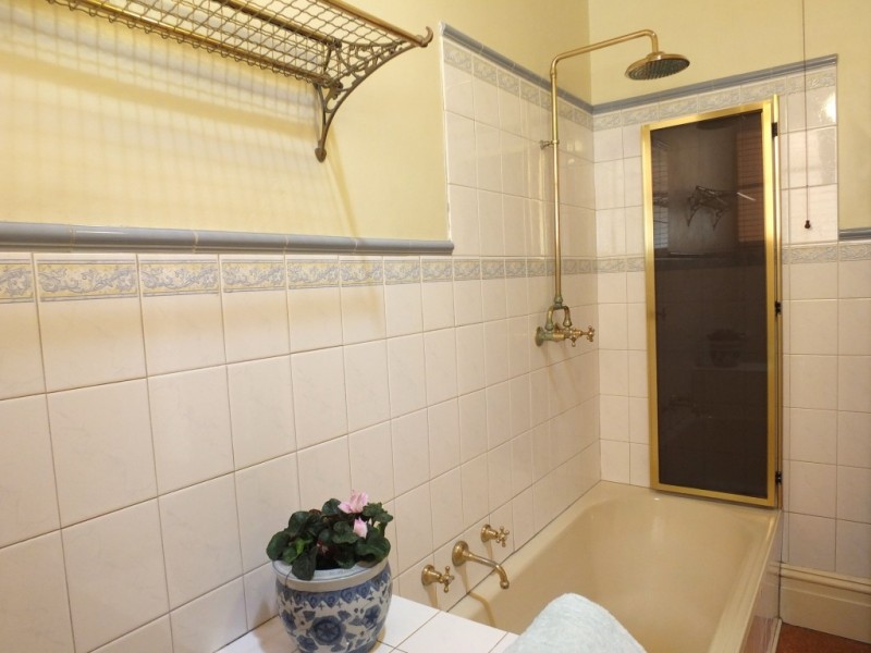 178 High Street, Avoca VIC 3467