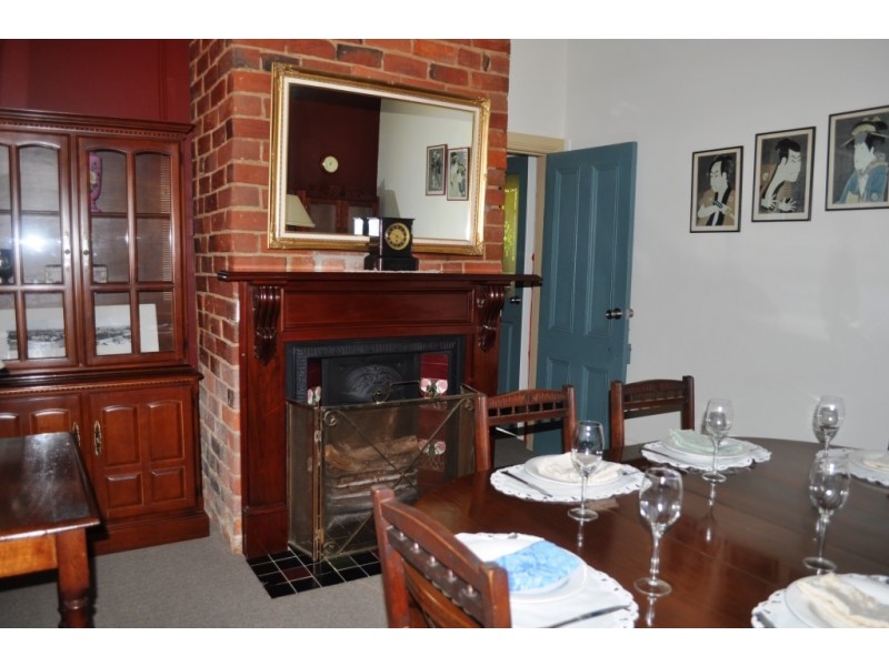 156 High Street, Avoca VIC 3467