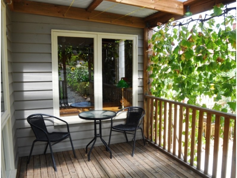 156 High Street, Avoca VIC 3467