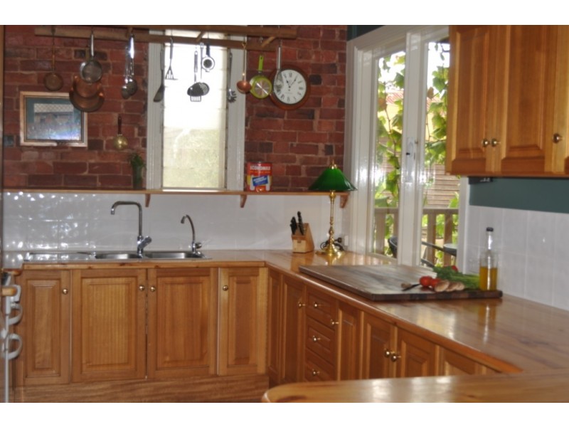 156 High Street, Avoca VIC 3467