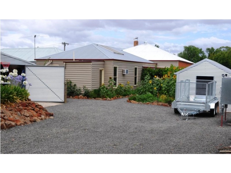 156 High Street, Avoca VIC 3467