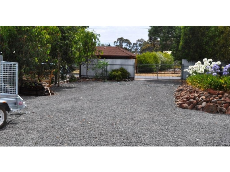 156 High Street, Avoca VIC 3467