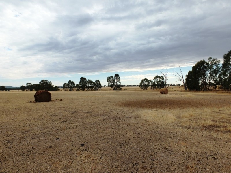 290-292 Woodward Road, Dunluce VIC 3472