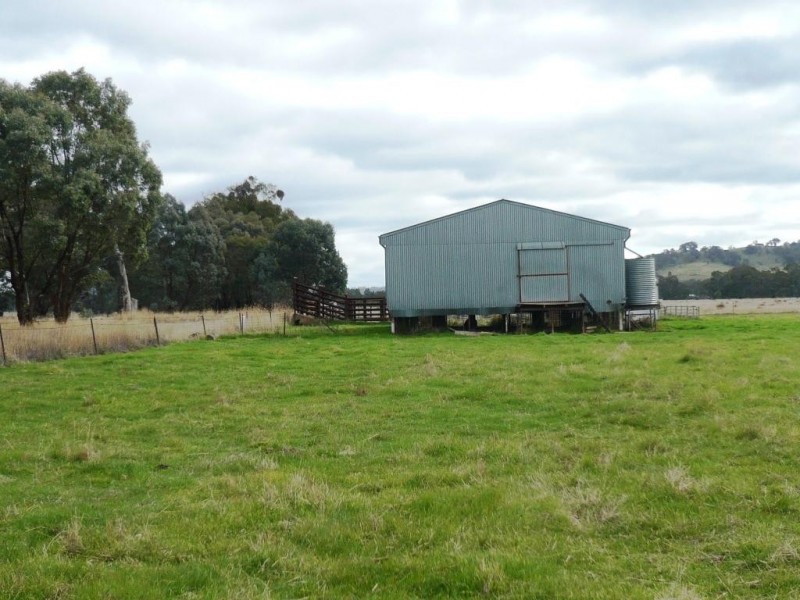 - Sunraysia Highway, Moonambel VIC 3478