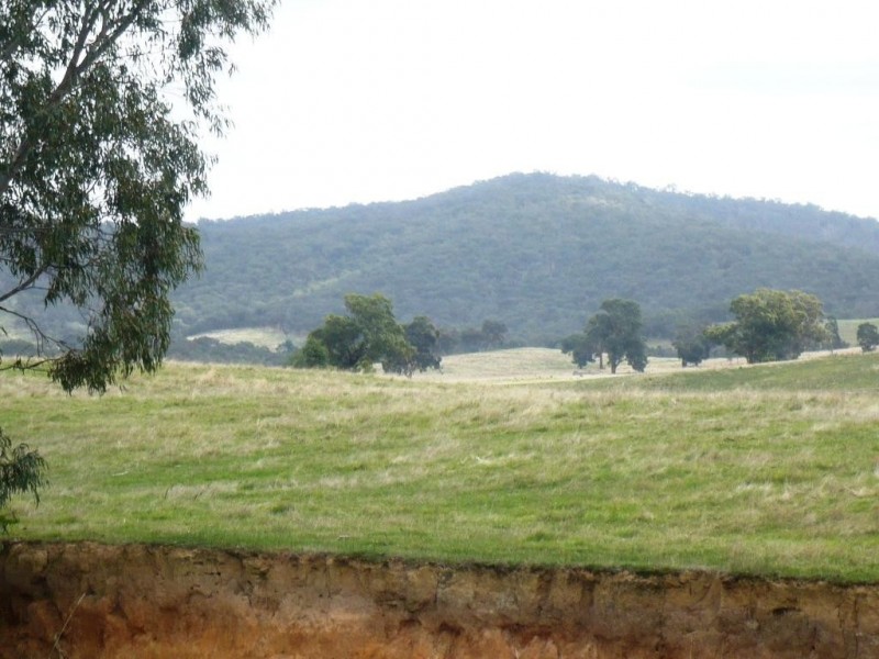 - Sunraysia Highway, Moonambel VIC 3478