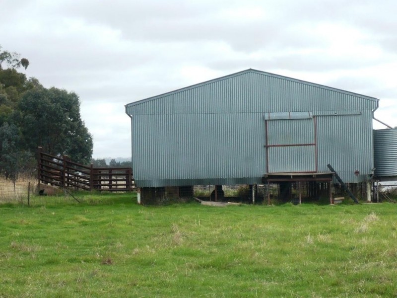 - Sunraysia Highway, Moonambel VIC 3478