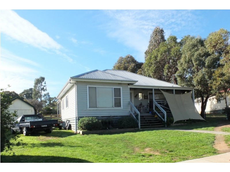 76 High Street, Avoca VIC 3467