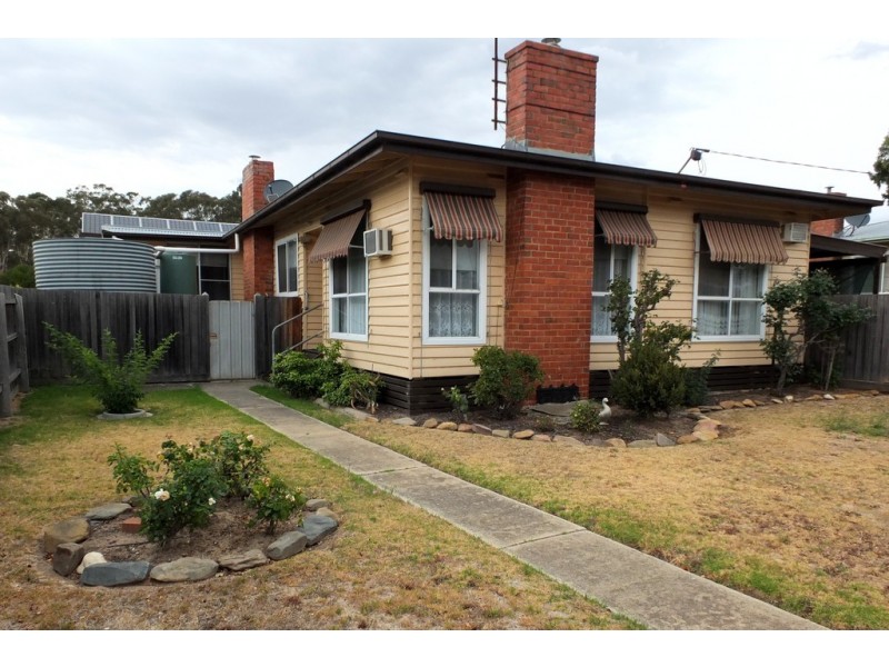 24 Davey Street, Avoca VIC 3467