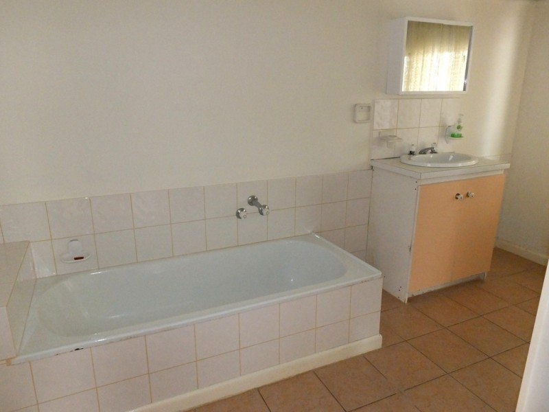 24 Davey Street, Avoca VIC 3467