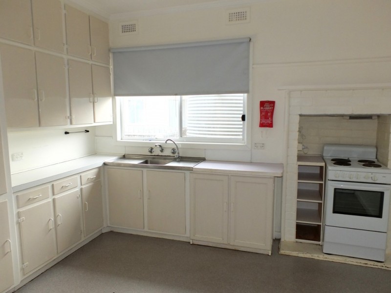 24 Davey Street, Avoca VIC 3467