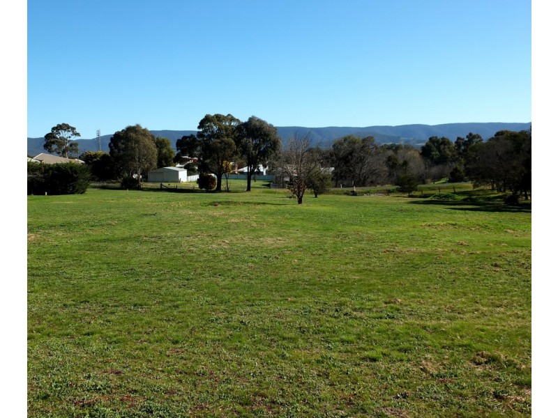 34 Boyce Street, Avoca VIC 3467